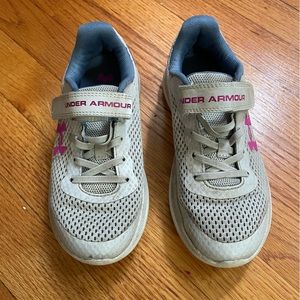 Under Armour Velcro Sneakers